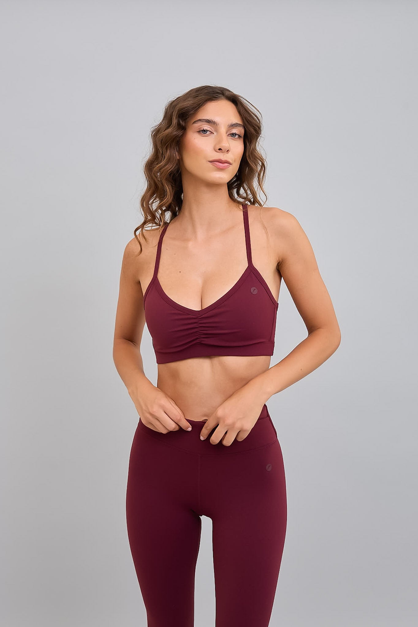 Peto Deportivo Crop Recogido Frontal Tinto