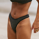Bottom de Bikini sin Elástico Alegra Brillo Negro by Paula y Sofía Fernández