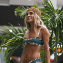 Top de Bikini Escote Redondo Profundo Tirante Ancho Jesu Brillo Bosque Jaguar by Paula y Sofía Fernández