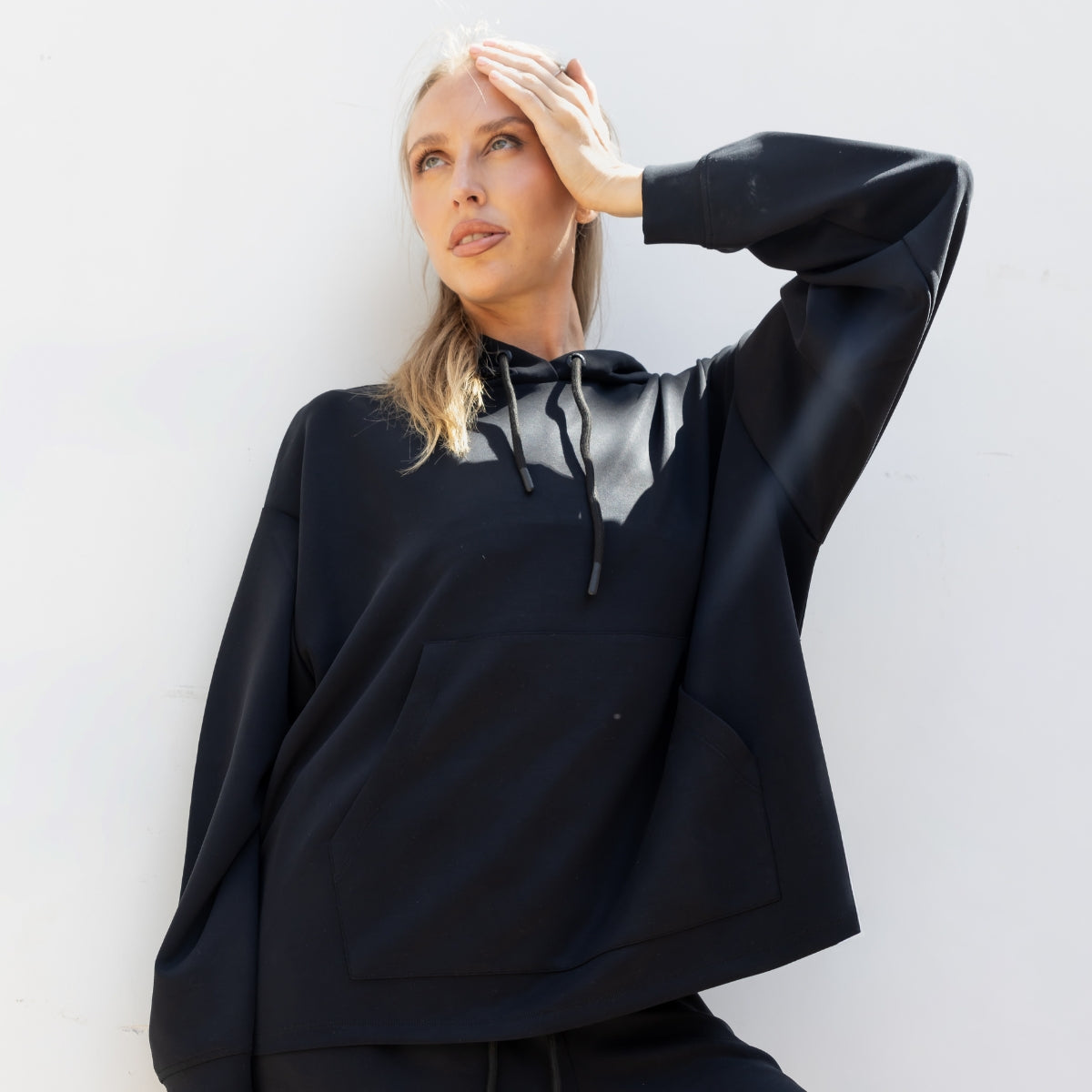 Poleron de Modal con Capucha Oversize Negro