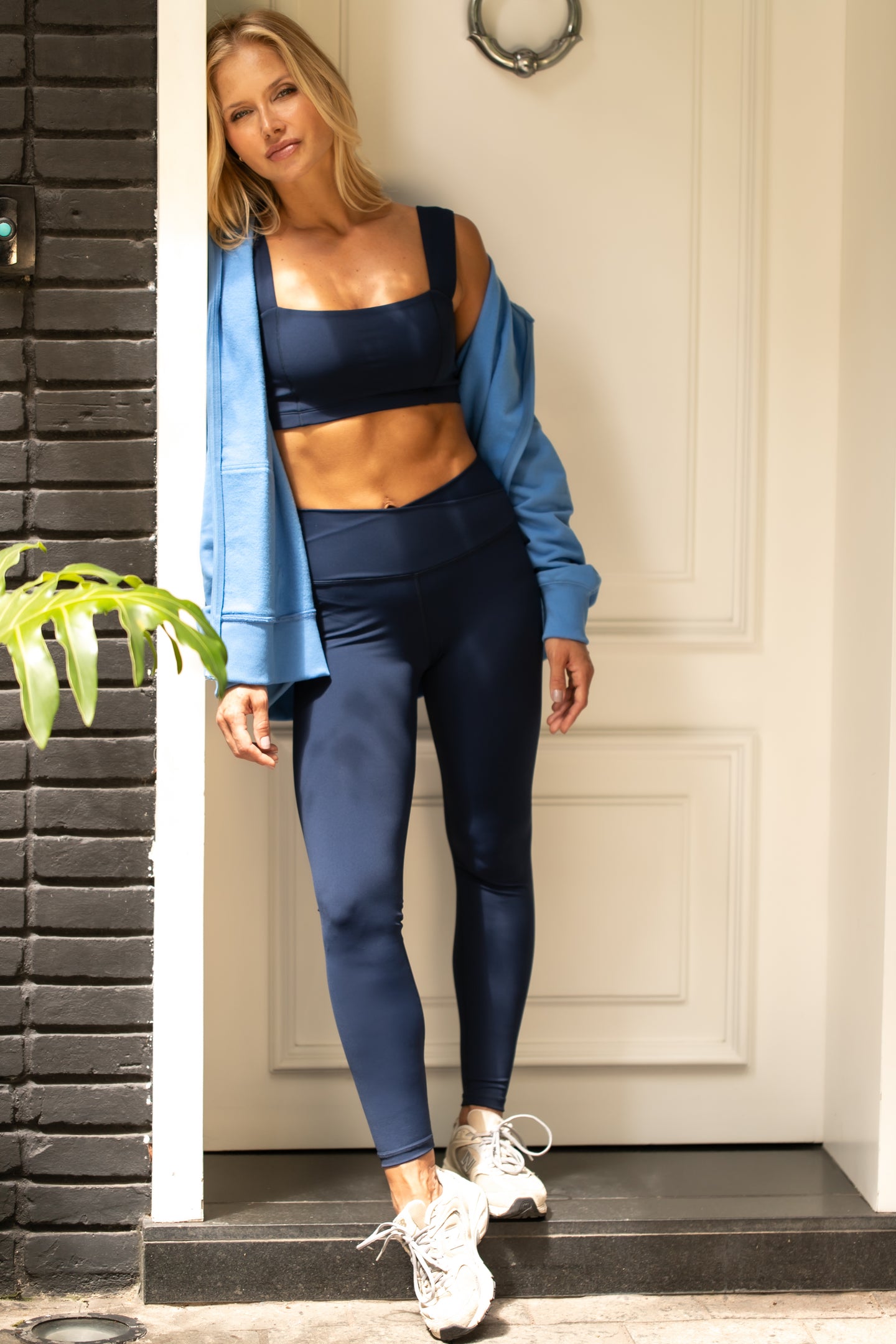 Calza Deportiva 7/8 Pretina Cruzada Azul Oscuro