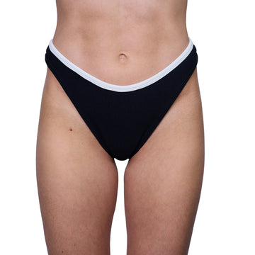 Bottom de Bikini sin Elástico Alegra Rib Trenzado Negro Contorno Superior Blanco