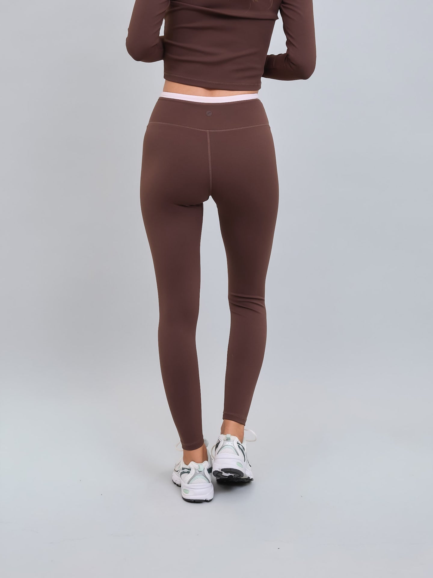Calza Deportiva Mujer 7/8 Pretina Bicolor Chocolate Rosa