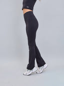 Calza Deportiva Tiro Alto Corte Recto Negro
