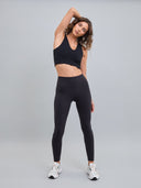 Peto Deportivo Cuello En V Solange Negro