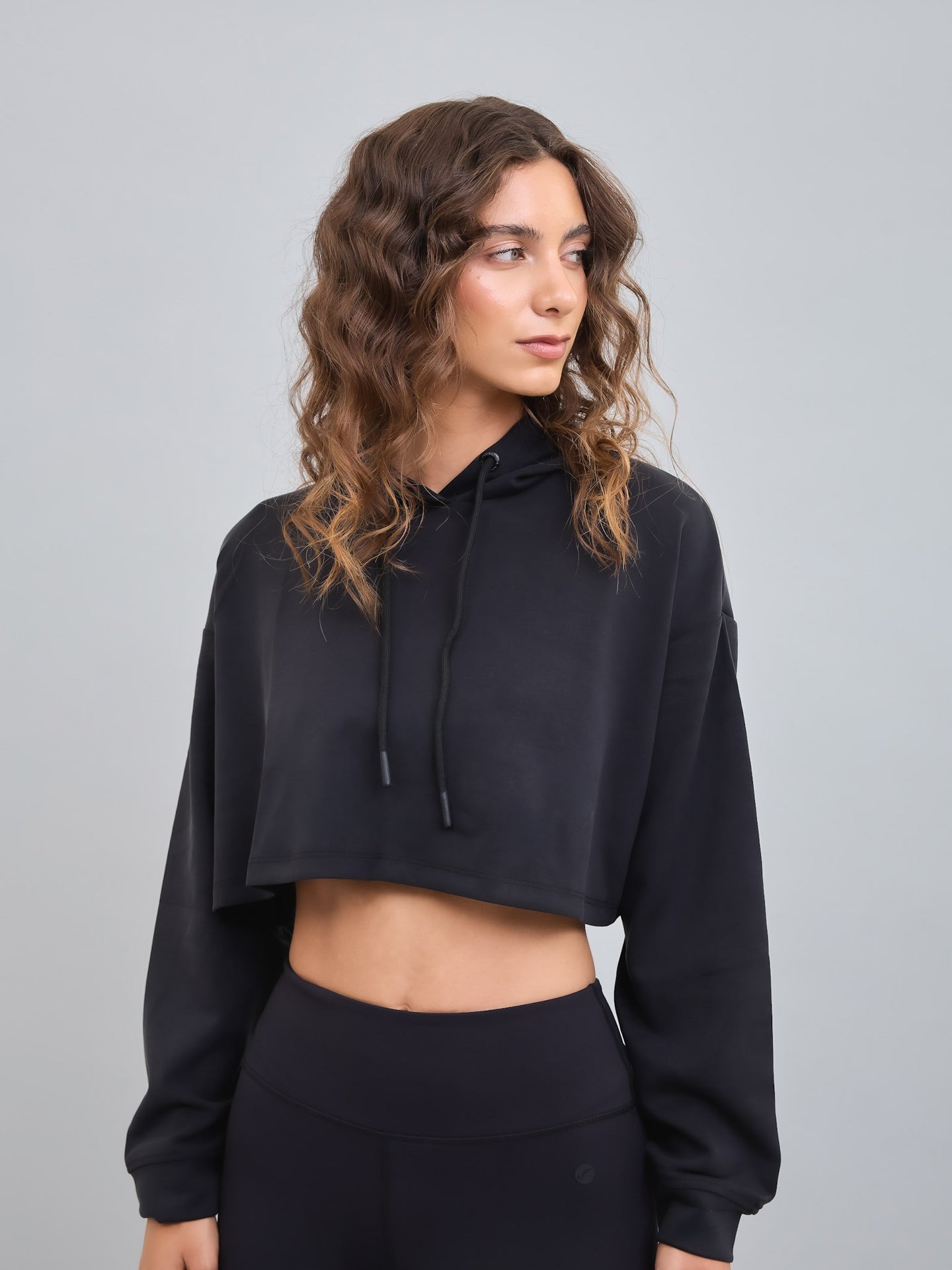 Polerón de Modal Corto con Capucha Negro