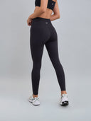 Calza Deportiva Tiro Alto 7/8 Negro