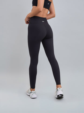 Calza Deportiva Tiro Alto 7/8 Negro