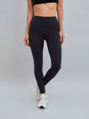 Calza Deportiva Tiro Alto 7/8 Negro