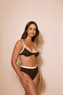 Top de Bikini con Arco Nidia Rib Trenzado Cafe Blanco
