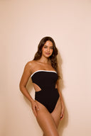 Traje De Baño Entero Trikini Cortes Olimpia  Rib Trenzado Negro Blanco
