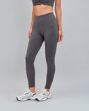 Calza Deportiva 7/8 Pretina Cruzada Gris Oscuro