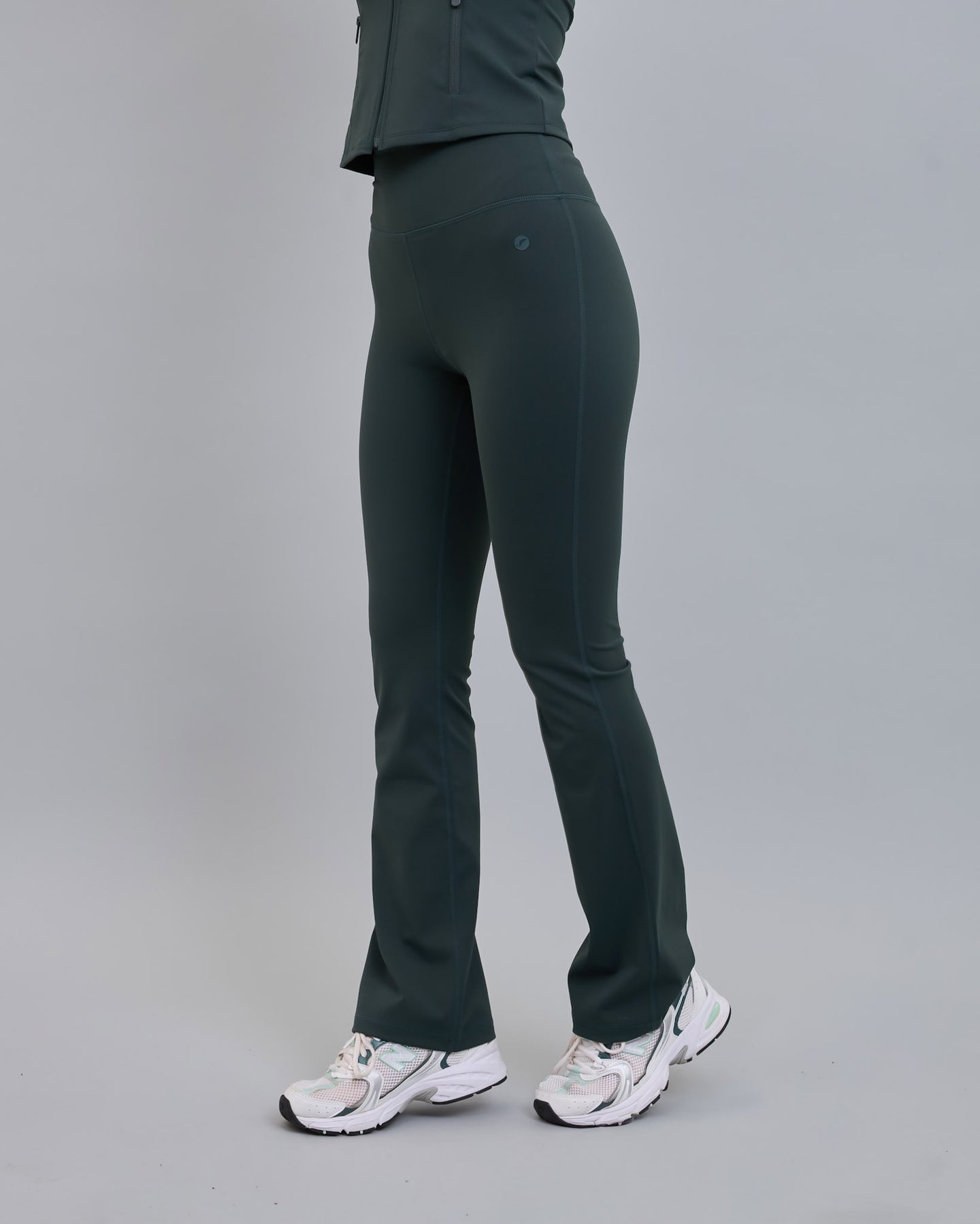 Calza Deportiva Tiro Alto Corte Recto Verde Oscuro