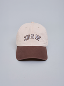 Gorro Tipo Jockey Bordado JHSW Crema Cafe Blanco